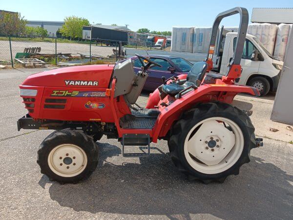 Yanmar EF322 összkerekes, szervos 22 Le traktor, gyári talajmaróval - Image 4