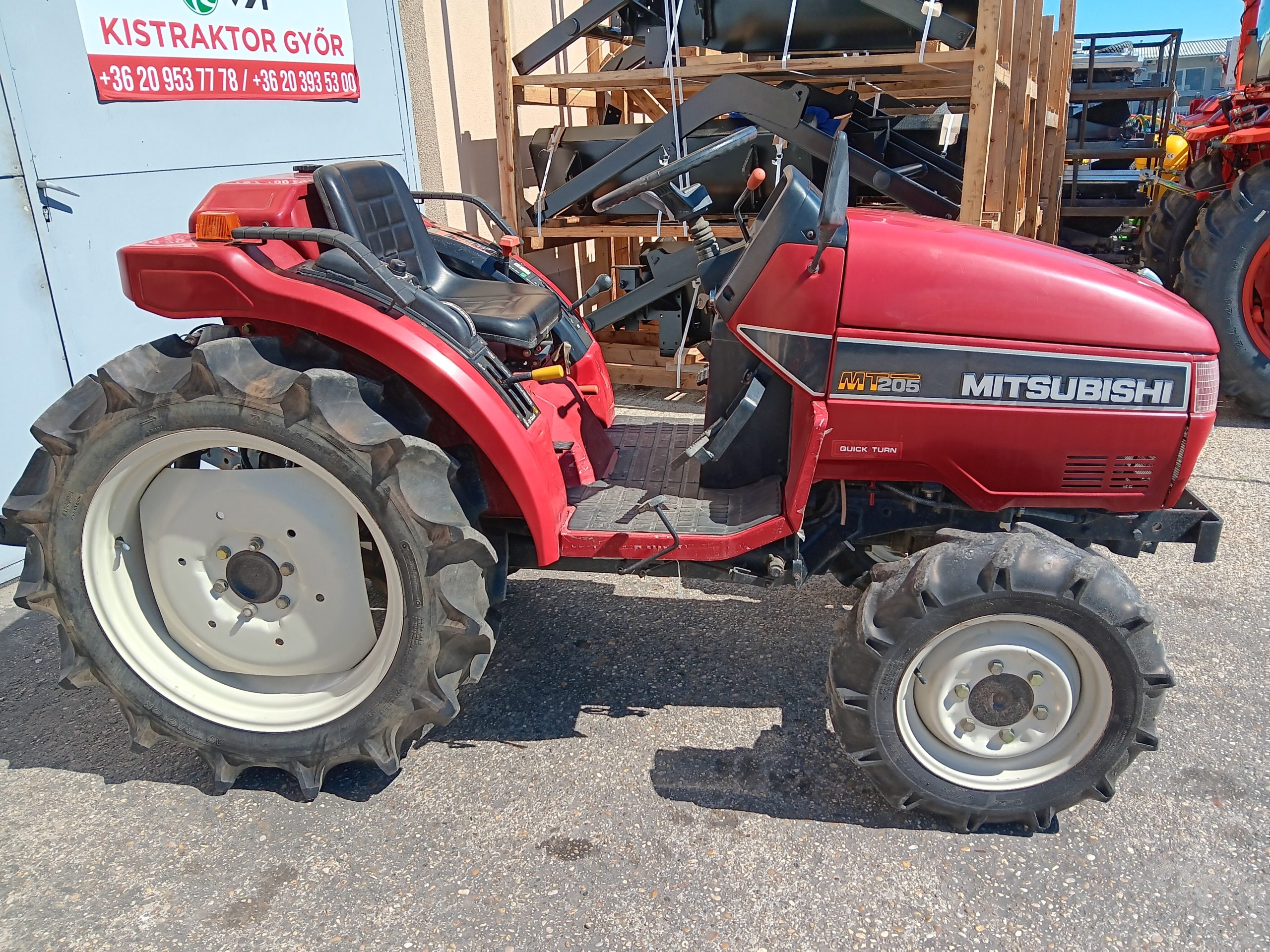 Mitsubishi MT205 irányváltós, összkerekes, 20 Le kistraktor - Image 2