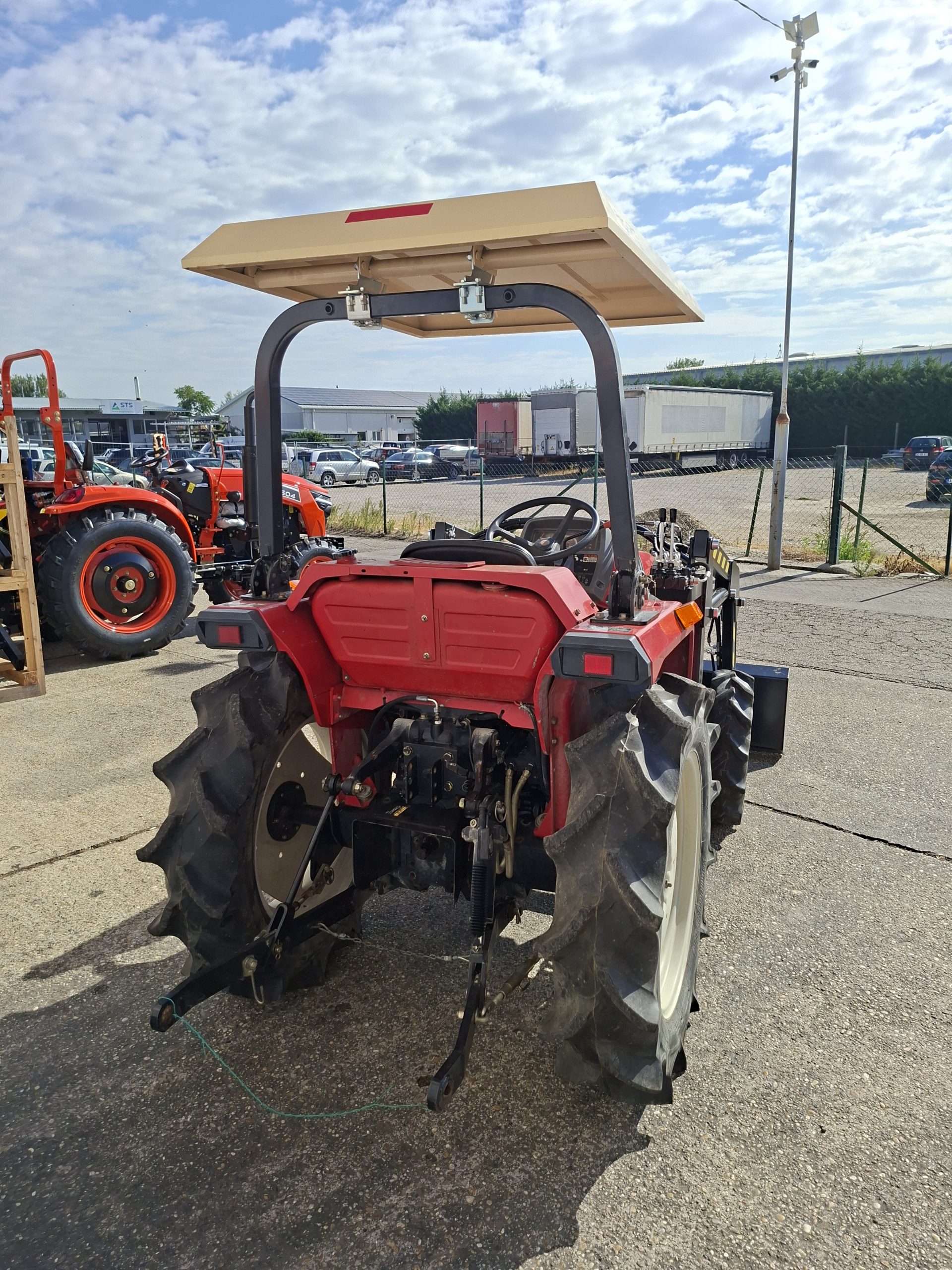 Mitsubishi MTR270 összkerekes, szervos, háromhengeres, 27 Le traktor, új homlokrakodóval KÖZÚTI FORGALOMBA NEM HELYEZHETŐ - Image 3